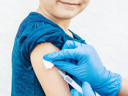 Es recomana la vacuna de  la grip per a infants i adults amb implant coclear  o en espera de l’implant