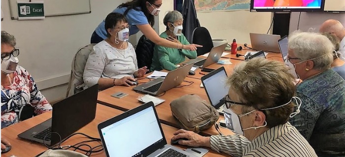 Obrim un nou curs d’iniciació al món digital per a persones adultes amb sordesa