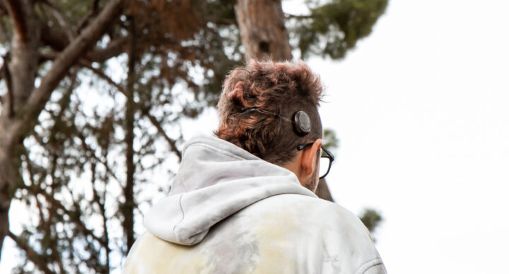 La pèrdua auditiva s’intensifica: el 50% dels joves en risc de patir-ne, mentre que la presbiacúsia s’avança als 50 anys.