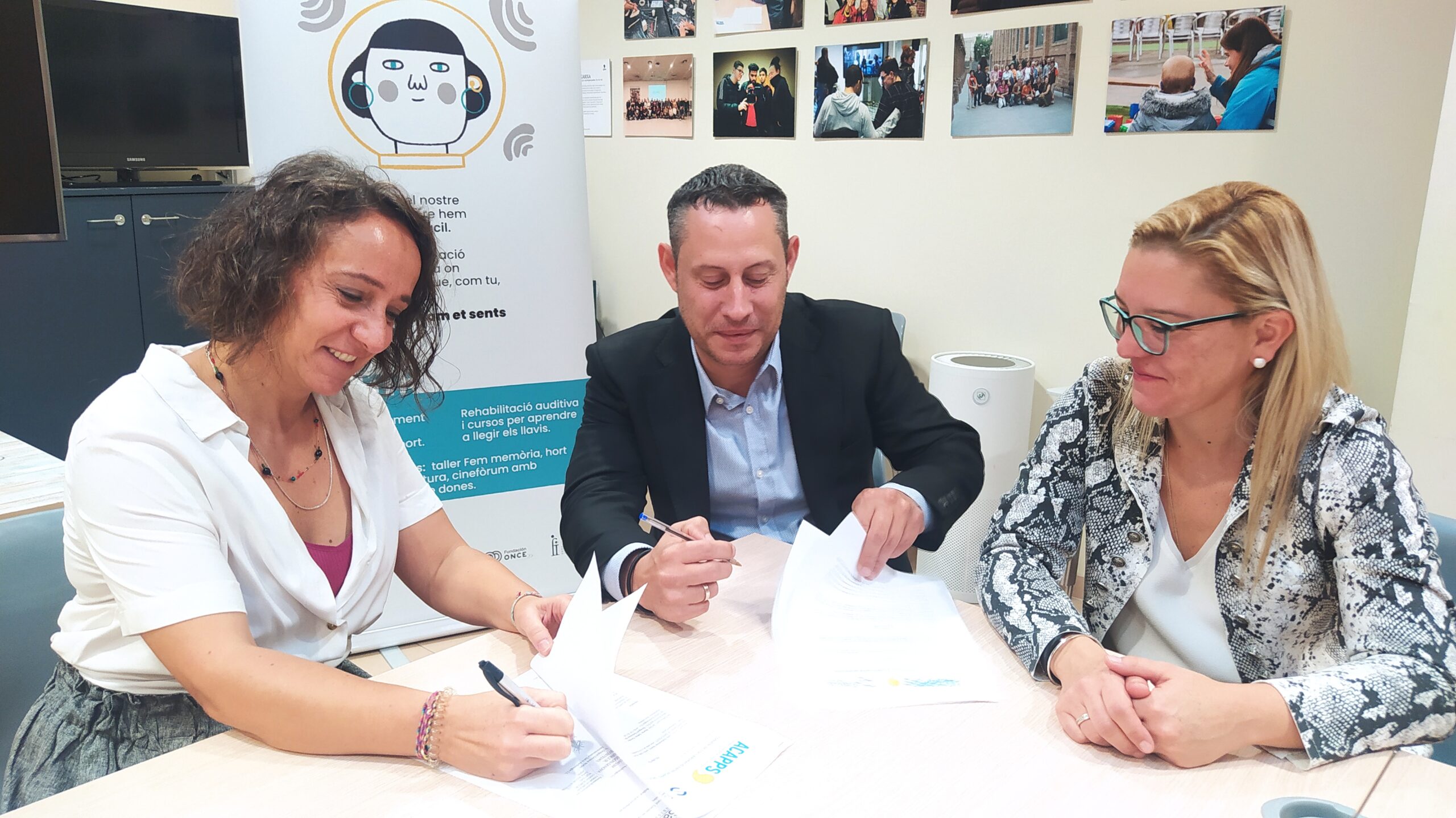 Nova aliança per a l’atenció de les persones amb sordesa i famílies amb Salvà Audiologia