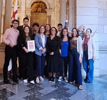 El documental Apunts en Blanc, liderat per estudiants amb sordesa d’ACAPPS, rep el Premi Montserrat Roig a la Comunicació Social