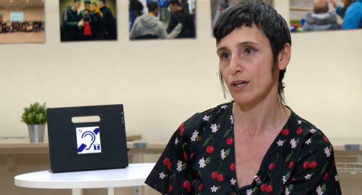 La reivindicació de la cobertura universal de les pròtesis auditives arriba en format reportatge al Telenotícies Migdia de TV3