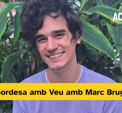 Poder aparèixer a la sèrie “Com si Fos ahir” va servir per fer visible que les persones amb sordesa podem fer moltes coses.